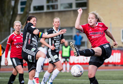 LB07s Michaela Johnsson mot Piteås Josefin Johansson