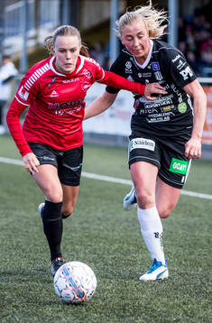 LB07s Elin Björklund mot Piteås Julia Karlenäs