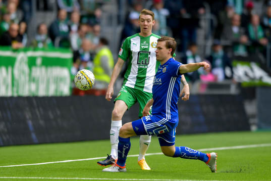 Hammarbys Birkir Már Saevarsson och Sundsvalls Sebastian