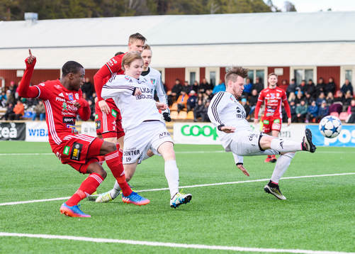 Piteås Moses Duckrell gör 1-0