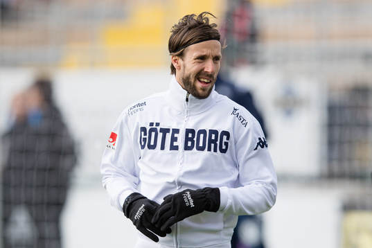 IFK Göteborgs Mattias Bjärsmyr värmer upp