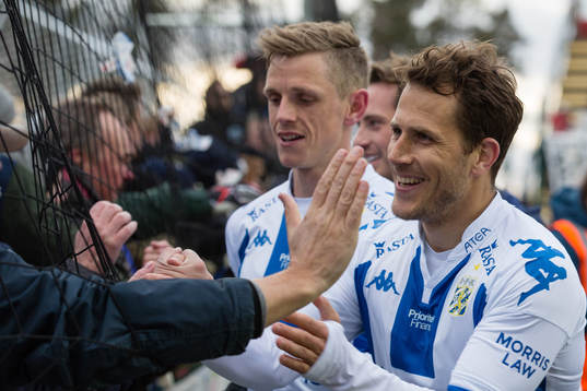 IFK Göteborgs Tobias Hysen tackar fansen