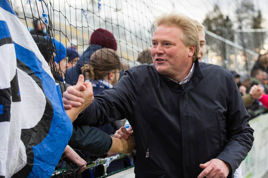 IFK Göteborgs tränare Jörgen Lennartsson tackar fansen