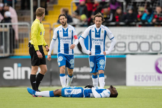 IFK Göteborgs Abdul Razak har ont