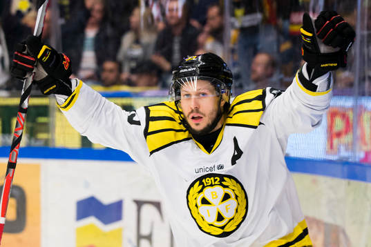 Brynäs Elias Fälth jublar