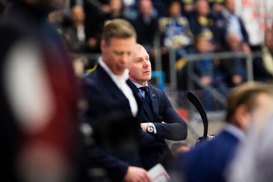 s tränare Johan Lindbom