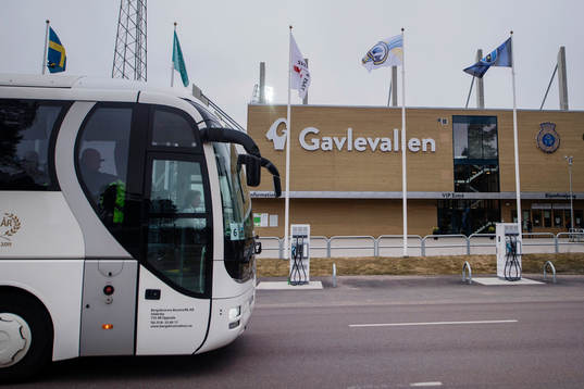 Buss utanför Gavelvallen