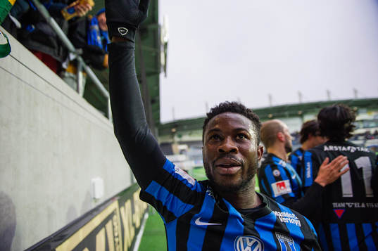 Sirius Kingsley Kofi Sarfo jublar