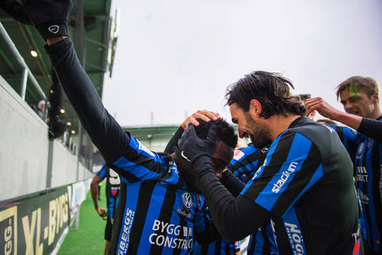 Sirius Kingsley Kofi Sarfo jublar