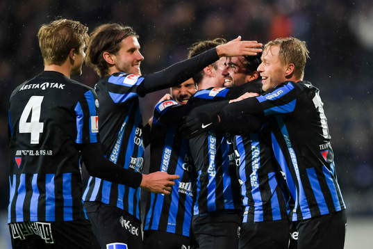 Sirius Alexander Nilsson jublar med Niklas Busch Thor ,