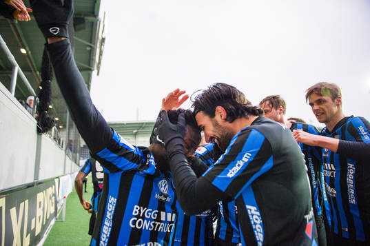 Sirius spelare jublar