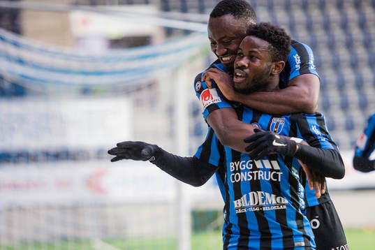 Sirius Kingsley Kofi Sarfo gör 1-0 och jublar med Moses