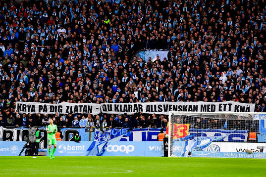 Malmö FFs supportrar med hälsning till Zlatan Ibrahimovic