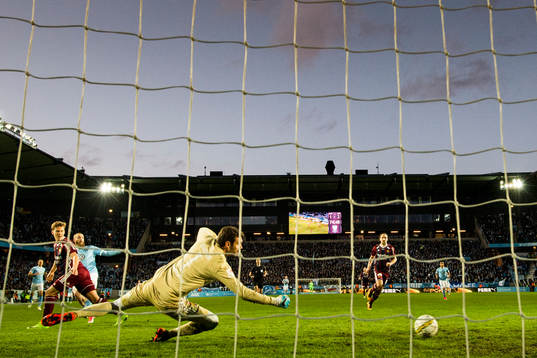 Malmö FFs Jo Inge Berget gör 2-2 bakom Djurgårdens