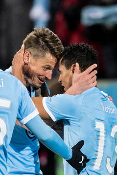 Malmö FFs Yoshimar Yotún jublar med Markus Rosenberg