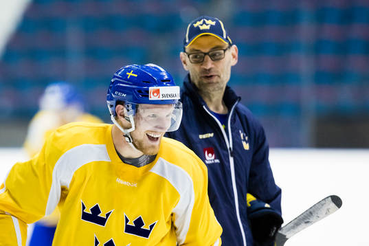 Sveriges Gabriel Landeskog och assisterande tränare Peter
