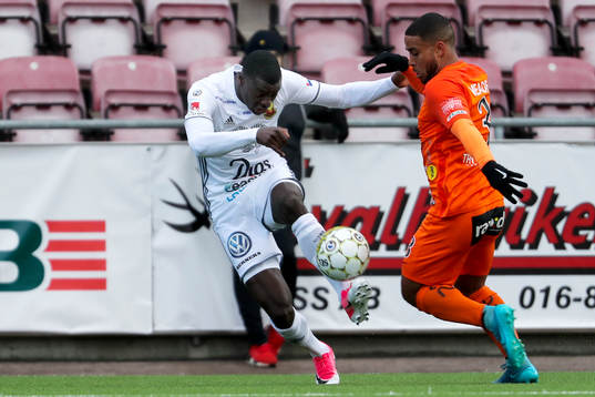 AFC Eskilstunas Jernade Meade och Östersunds Ken Sema