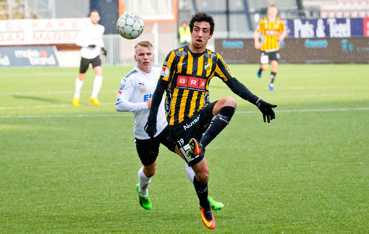 Örebros Sebastian Ring och Häckens Daleho Irandust