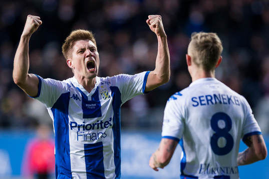 IFK Göteborgs Mikael Boman jublar  ihop med Sören Rieks