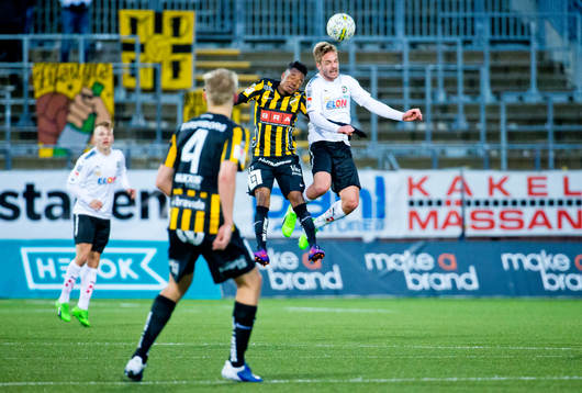 Häckens Nasiru Mohammed och Örebros Martin Lorentzson