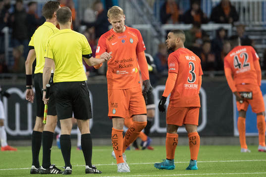 AFC Eskilstunas Ludvig Öhman och Jernade Meade deppar och