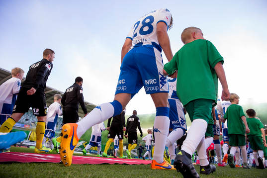 IFK Göteborgs Thomas Rogne på väg ut till