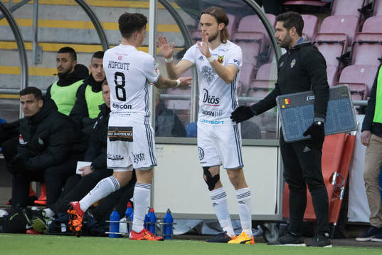 Östersund gör ett byte, Jamie Hopcutt går av och Tom