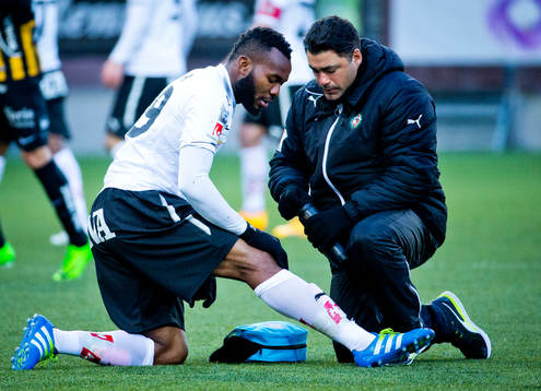 Örebros Michael Junior Omah är skadad