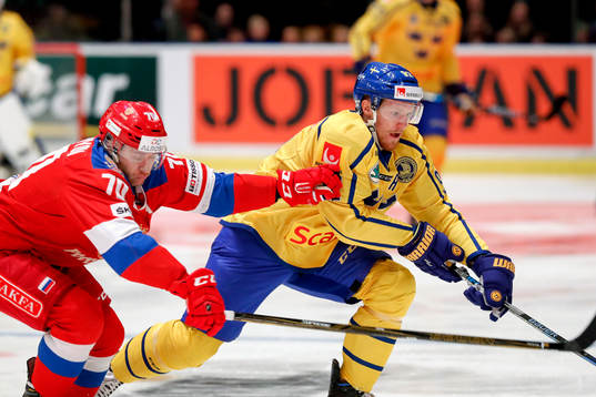 Bläddra bland fler bilder av Ishockey, Euro Hockey Tour, Sverige - Ryssland