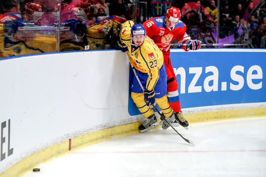 Sveriges Oliver Ekman Larsson och Rysslands Sergei Plotnikov
