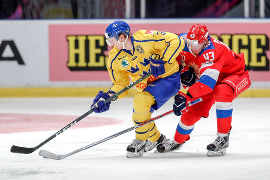 Sveriges John Klingberg och Rysslands Valeriy Nichushkin