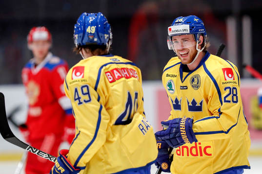 Sveriges Victor Rask och Elias Lindholm jublar