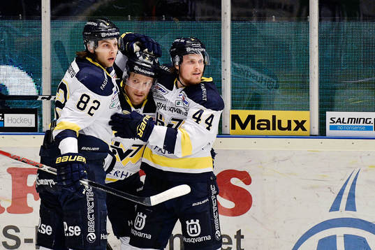 s Kevin Stenlund, Simon Önerud och Mikko Lehtonen jublar