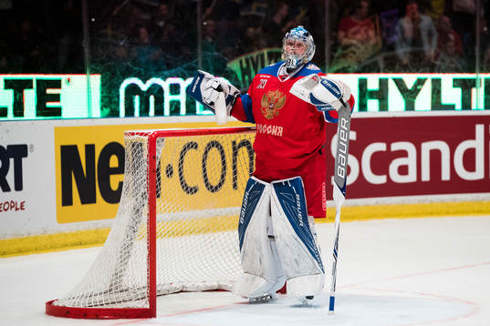Rysslands målvakt Andrei Vasilevski deppar