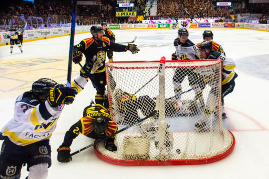 s Mattias Tedenby jublar