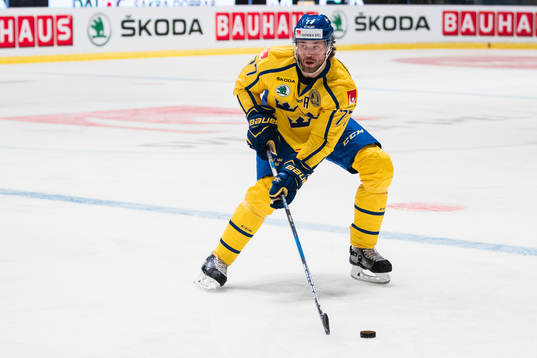 Sveriges Victor Hedman med pucken