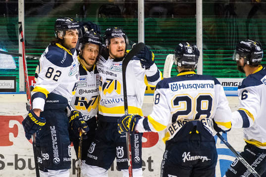 s Kevin Stenlund , Simon Önerud och Mikko Lehtonen jublar