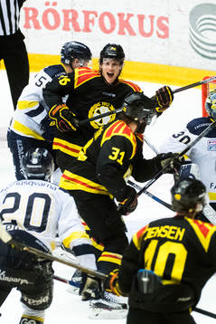 Brynäs Oskar Lindblom jublar