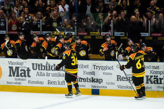 Brynäs Linus Ölund jublar