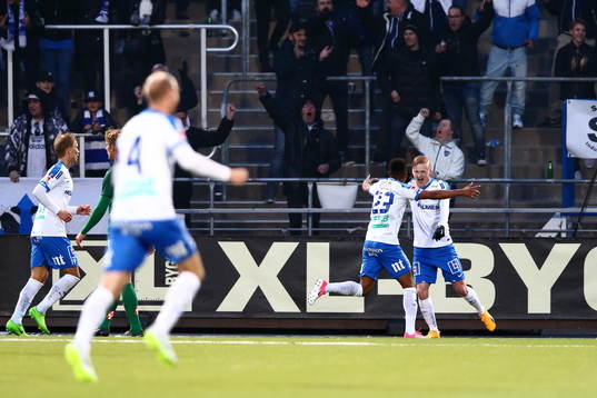 Norrköpings Kalle Holmberg och Niclas Eliasson jublar