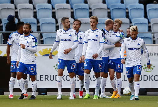 Norrköpings Andreas Johansson kramar Kalle Holmberg