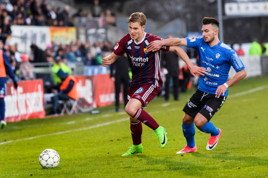 Djurgårdens Felix Beijmo och Halmstads Sead Haksabanovic