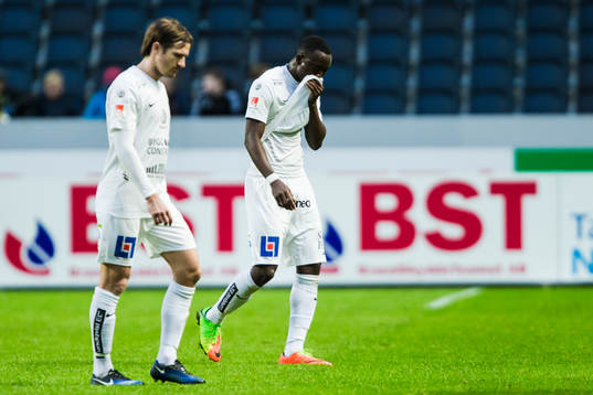 Sirius Moses Ogbu och Jesper Arvidsson deppar