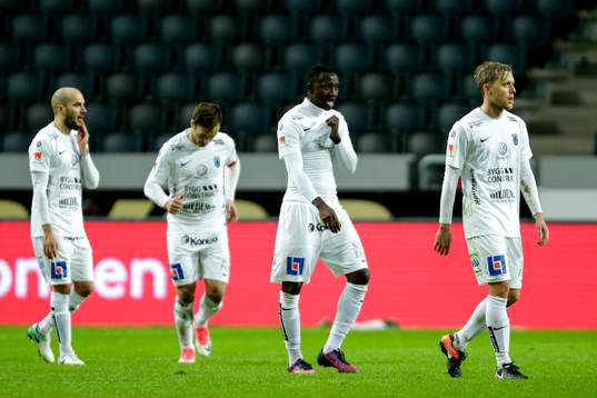 Sirius Christer Gustafsson och Moses Ogbu deppar