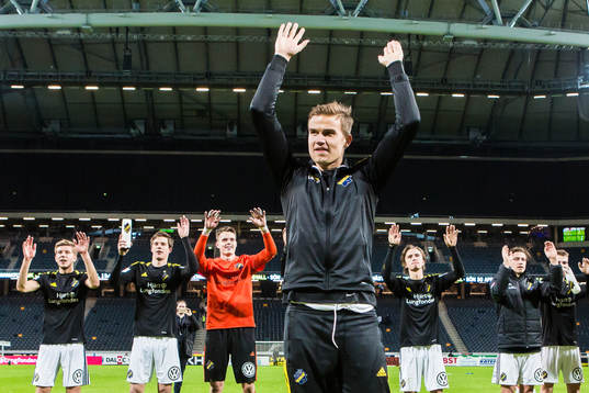 s Eero Markkanen jublar