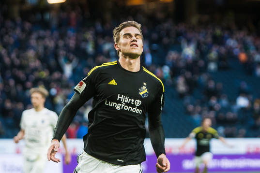 s Eero Markkanen jublar