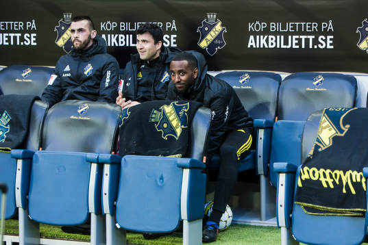 s Henok Goitom , målvakt Kyriakos Stamatopoulos och