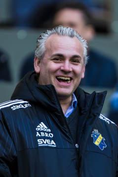 s fd vice ordförande Johan Segui innan fotbollsmatchen i