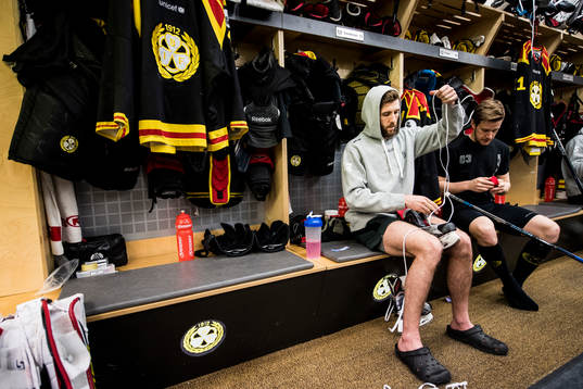 Brynäs Ryan Gunderson och Jonathan Pudas i