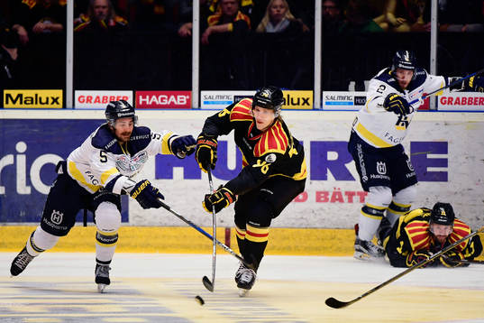 s Adam Almquist och Brynäs Oskar Lindblom